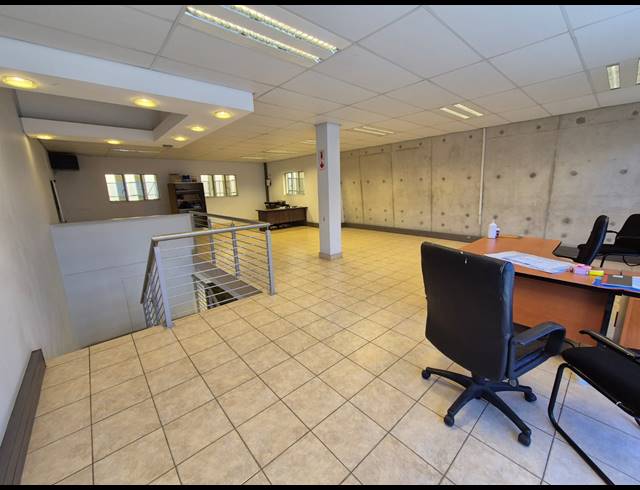609M² WAREHOUSE TO LET IN LINBRO PARK